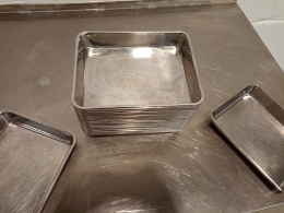 50 s/s steel dishes (310mm x 240mm)